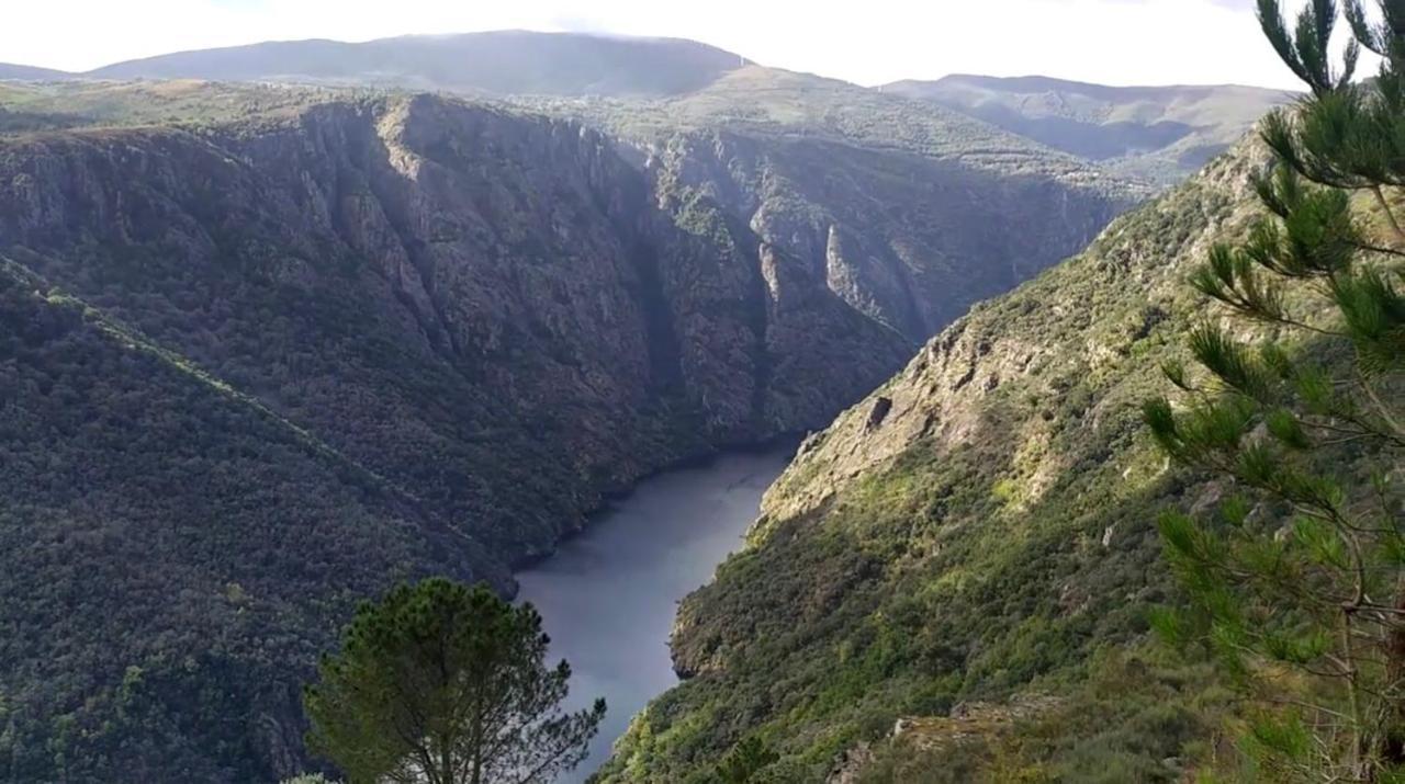 Casa Bolmente A Ver En La Ribeira Sacra. Villa Sober Luaran gambar